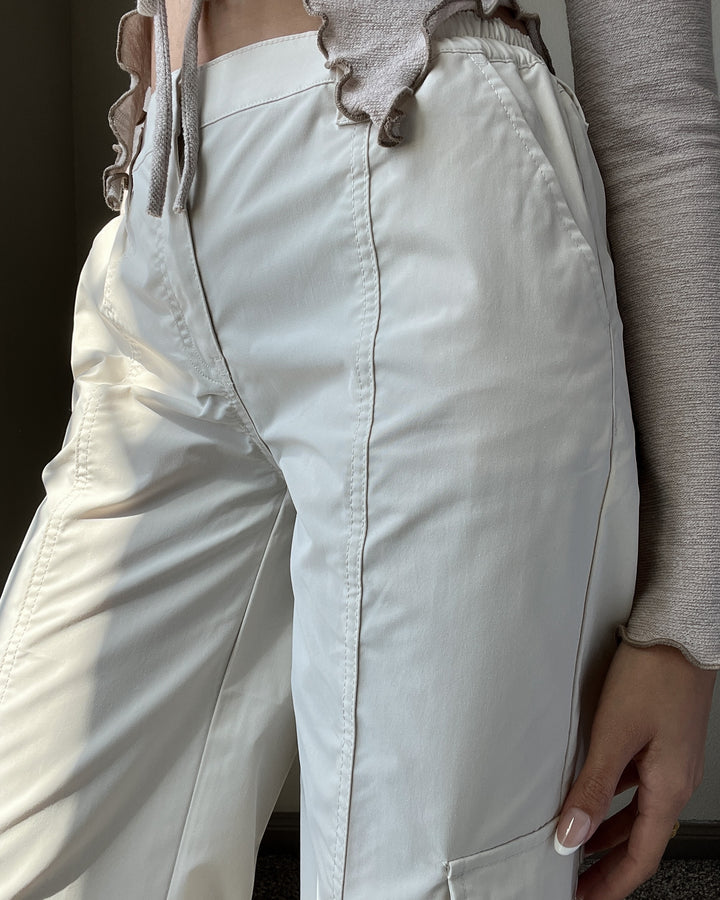 BREEZY CARGO PANTS - CREAM