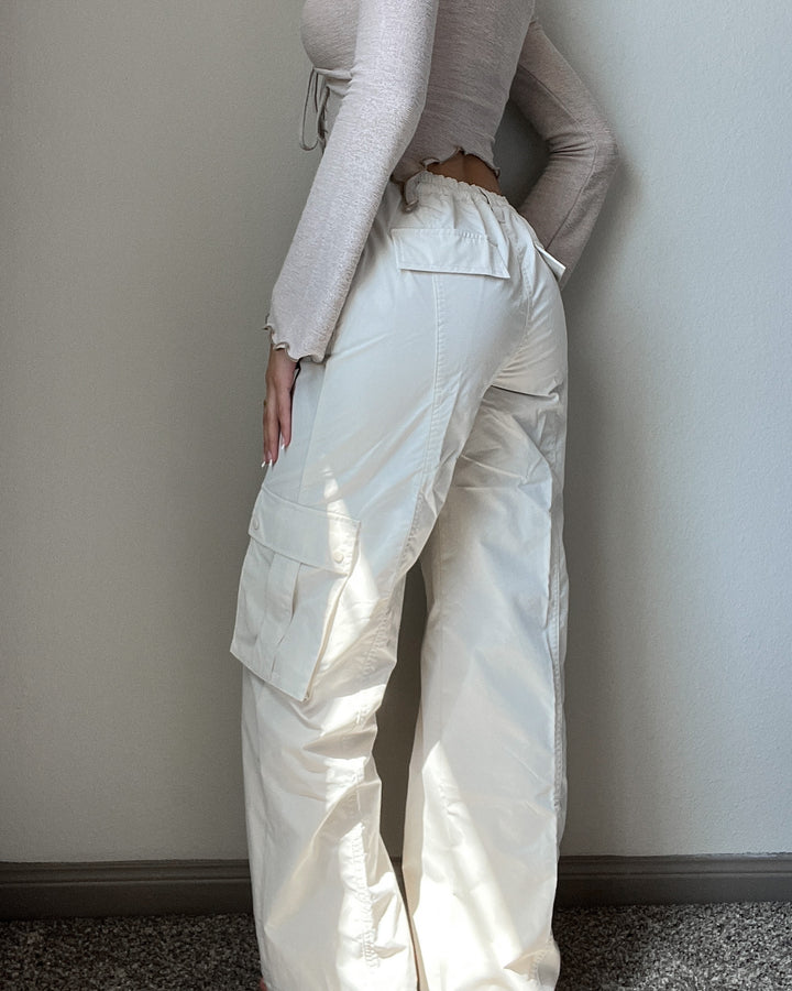 BREEZY CARGO PANTS - CREAM